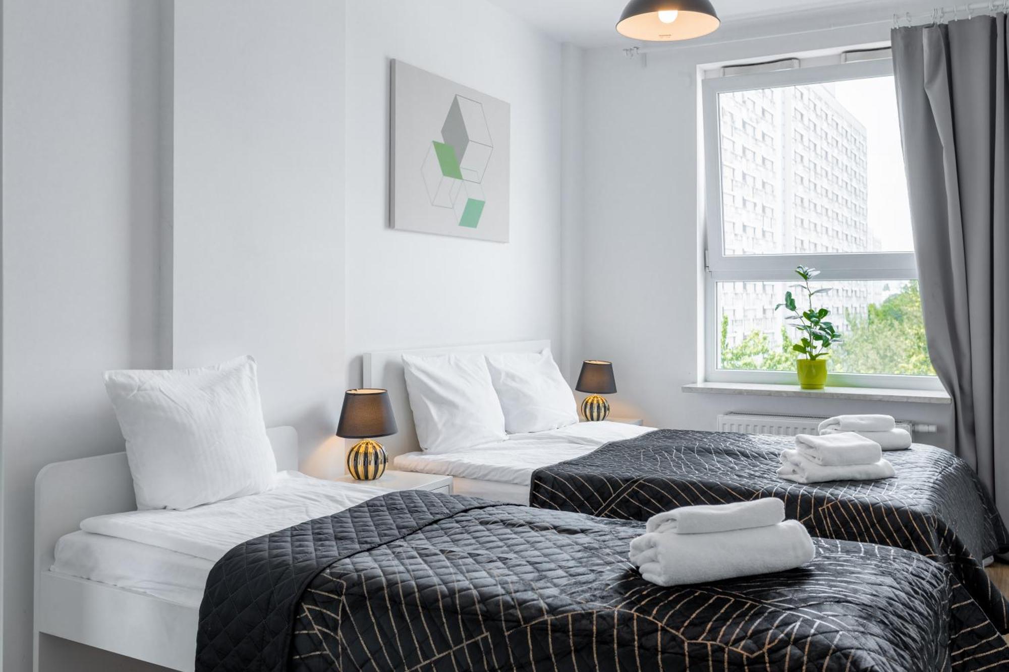 Golden - Big And Bright Stylish - Center - Pereca Apartment